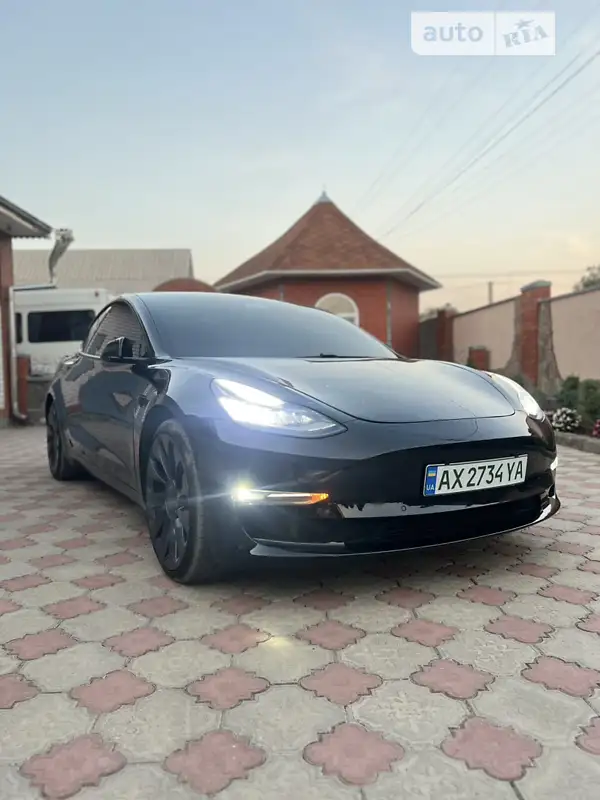 Tesla Model 3 2020
