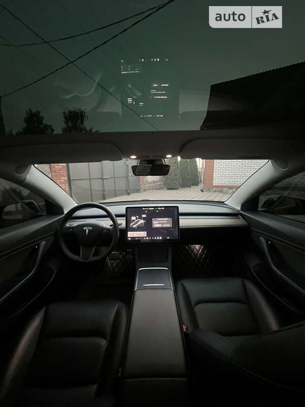 Седан Tesla Model 3 2020 в Харкові