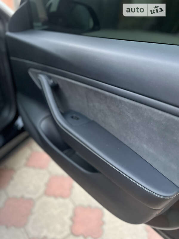 Седан Tesla Model 3 2020 в Харкові