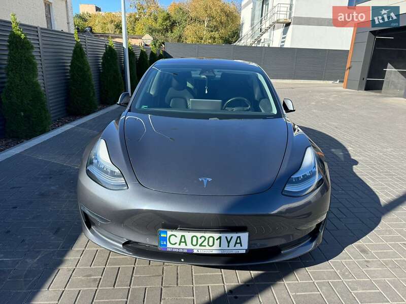 Tesla Model 3 2019