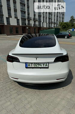 Седан Tesla Model 3 2018 в Надвірній