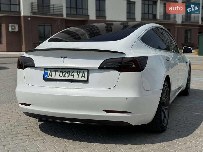 Седан Tesla Model 3 2018 в Надворной