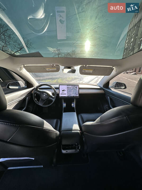 Седан Tesla Model 3 2018 в Надвірній