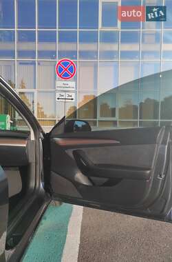 Седан Tesla Model 3 2023 в Одессе