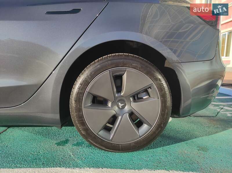 Седан Tesla Model 3 2023 в Одессе