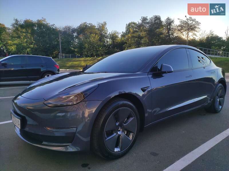 Седан Tesla Model 3 2023 в Одессе