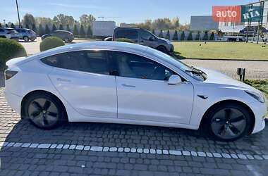 Седан Tesla Model 3 2020 в Львові