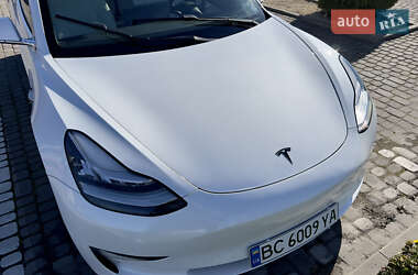 Седан Tesla Model 3 2020 в Львові