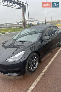 Седан Tesla Model 3 2023 в Калуше