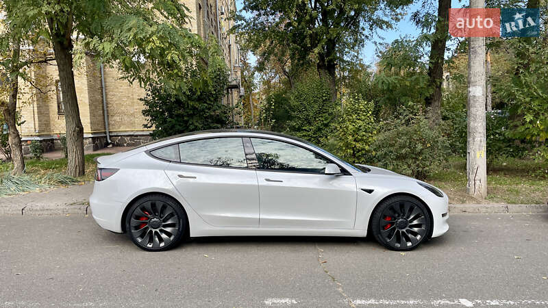 Седан Tesla Model 3 2021 в Києві