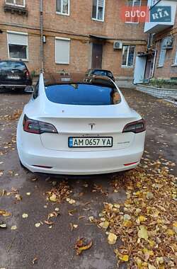 Седан Tesla Model 3 2019 в 