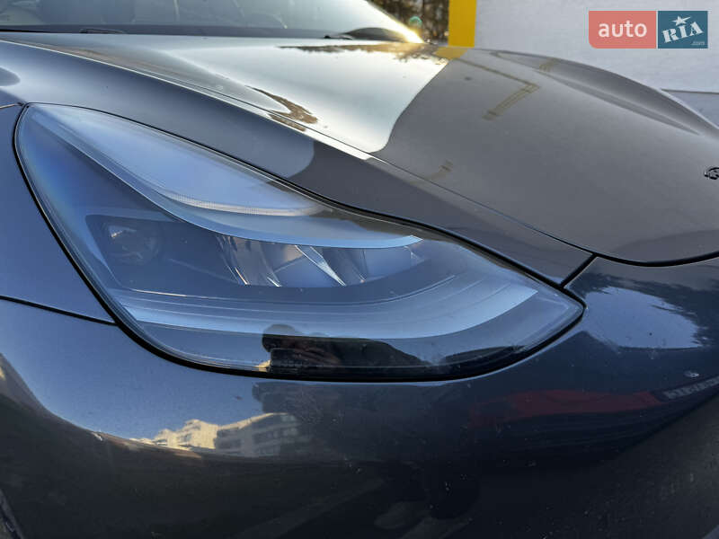 Седан Tesla Model 3 2018 в Киеве