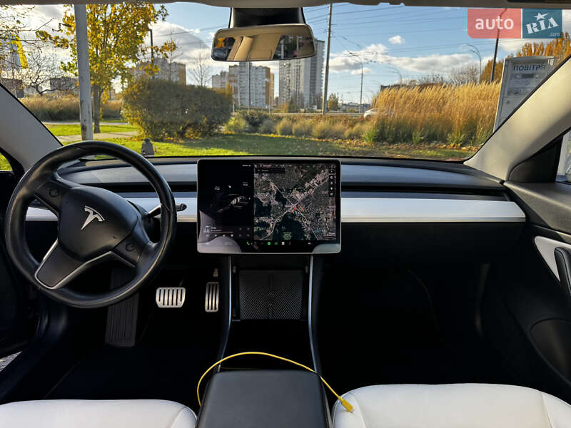 Седан Tesla Model 3 2018 в Киеве