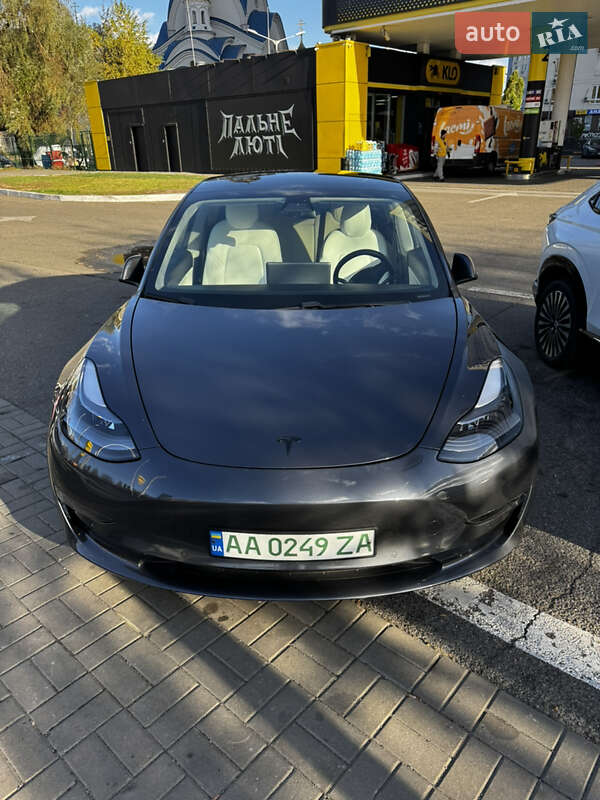 Седан Tesla Model 3 2018 в Киеве
