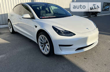 Седан Tesla Model 3 2022 в 