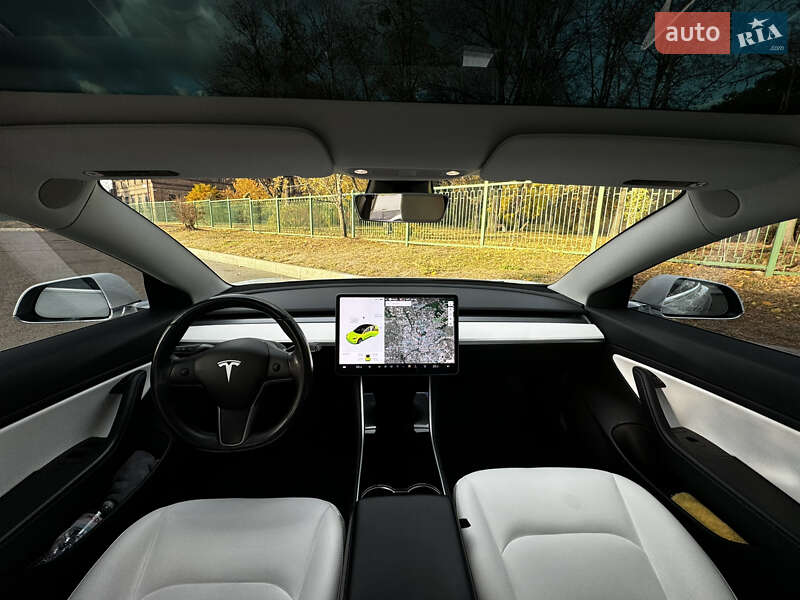 Седан Tesla Model 3 2019 в Харкові
