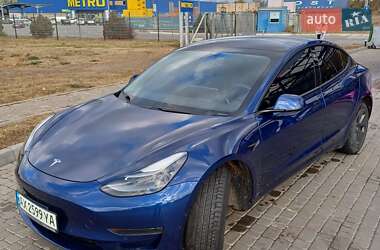 Седан Tesla Model 3 2021 в 