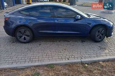 Седан Tesla Model 3 2021 в 