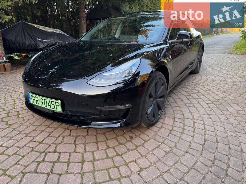 Седан Tesla Model 3 2019 в Одесі