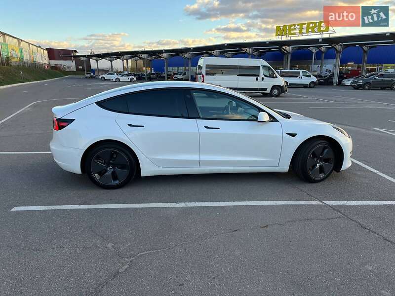 Седан Tesla Model 3 2021 в Виннице