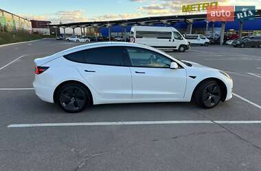 Седан Tesla Model 3 2021 в 