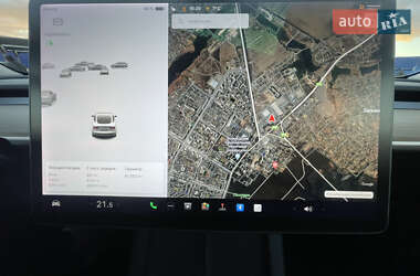 Седан Tesla Model 3 2021 в 