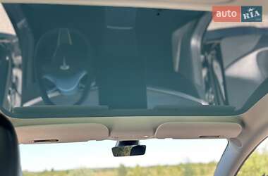 Седан Tesla Model 3 2023 в 