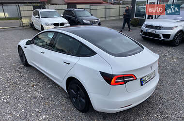 Седан Tesla Model 3 2021 в 