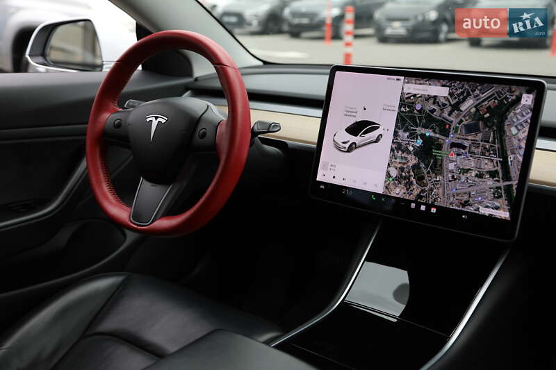 Седан Tesla Model 3 2019 в Харкові