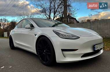 Седан Tesla Model 3 2019 в Буче