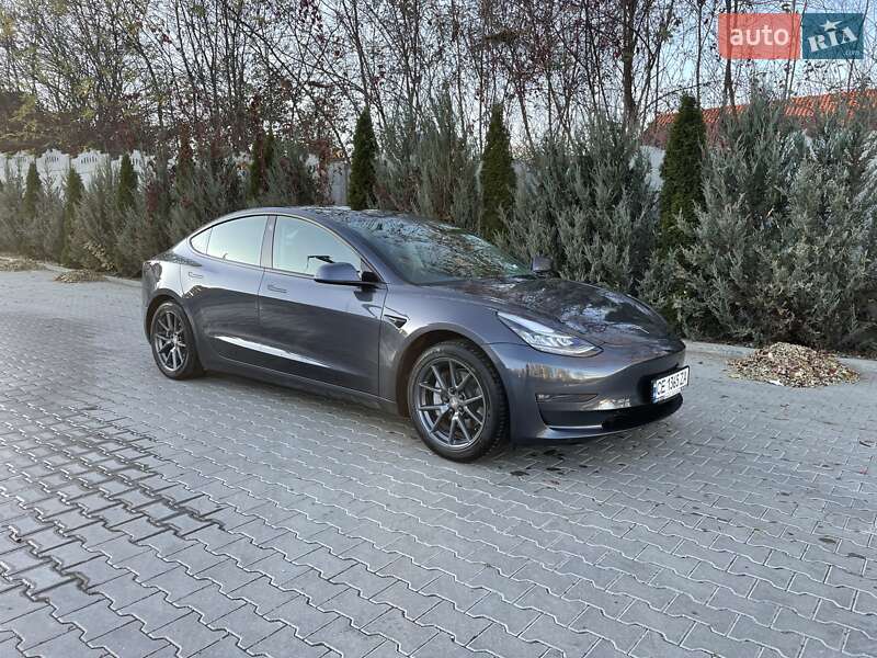 Седан Tesla Model 3 2020 в Кицмани