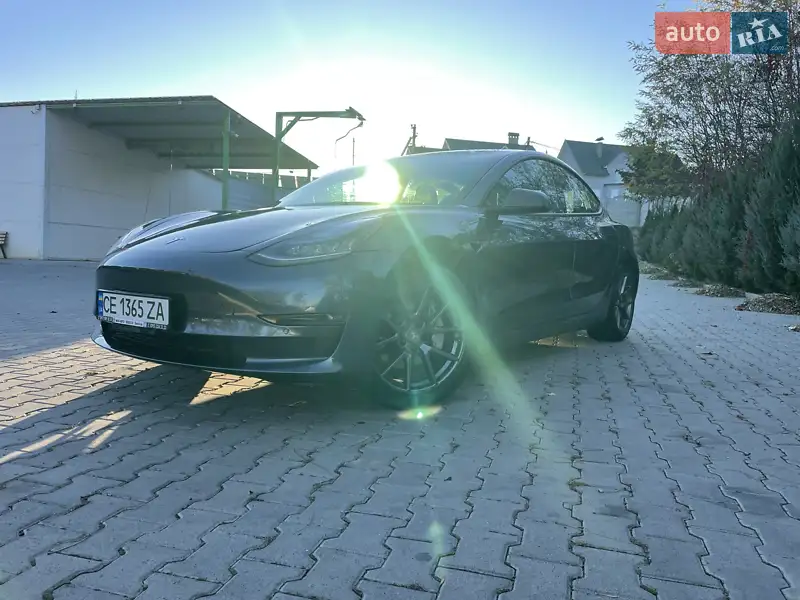 Tesla Model 3 2020