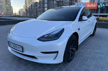 Седан Tesla Model 3 2022 в Львове