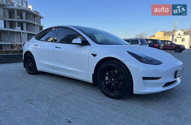 Седан Tesla Model 3 2022 в Львове