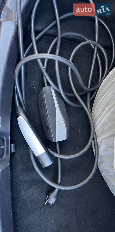 Седан Tesla Model 3 2022 в Львові