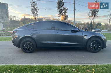 Седан Tesla Model 3 2022 в Дніпрі