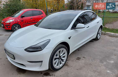 Седан Tesla Model 3 2021 в 