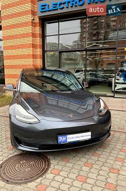 Седан Tesla Model 3 2019 в 