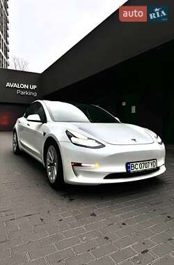 Седан Tesla Model 3 2021 в Львове