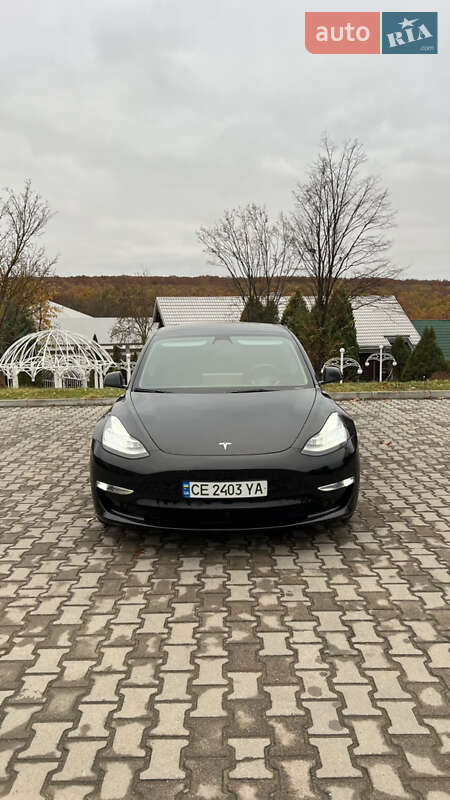 Седан Tesla Model 3 2022 в 
