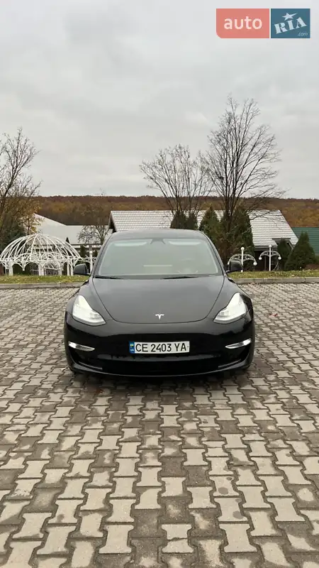 Седан Tesla Model 3 2022 в 
