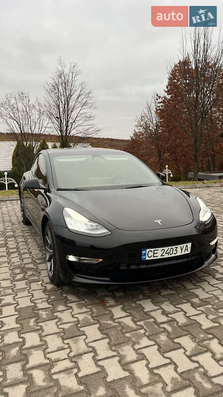 Седан Tesla Model 3 2022 в Чернівцях