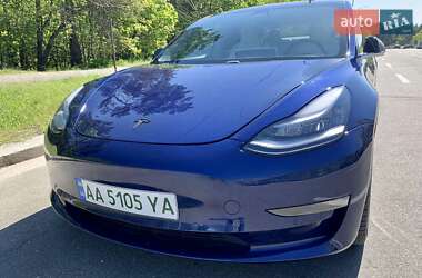 Седан Tesla Model 3 2019 в Киеве