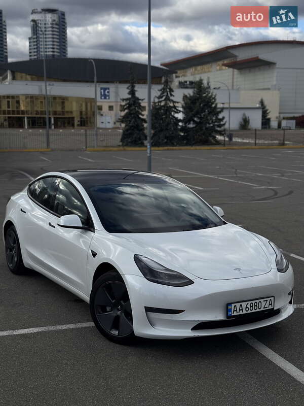 Tesla Model 3 2021