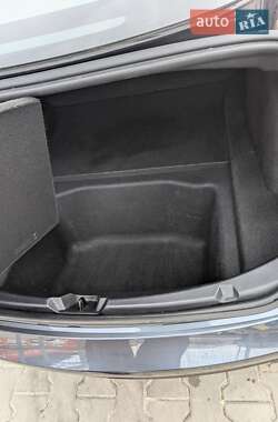 Седан Tesla Model 3 2020 в Луцьку
