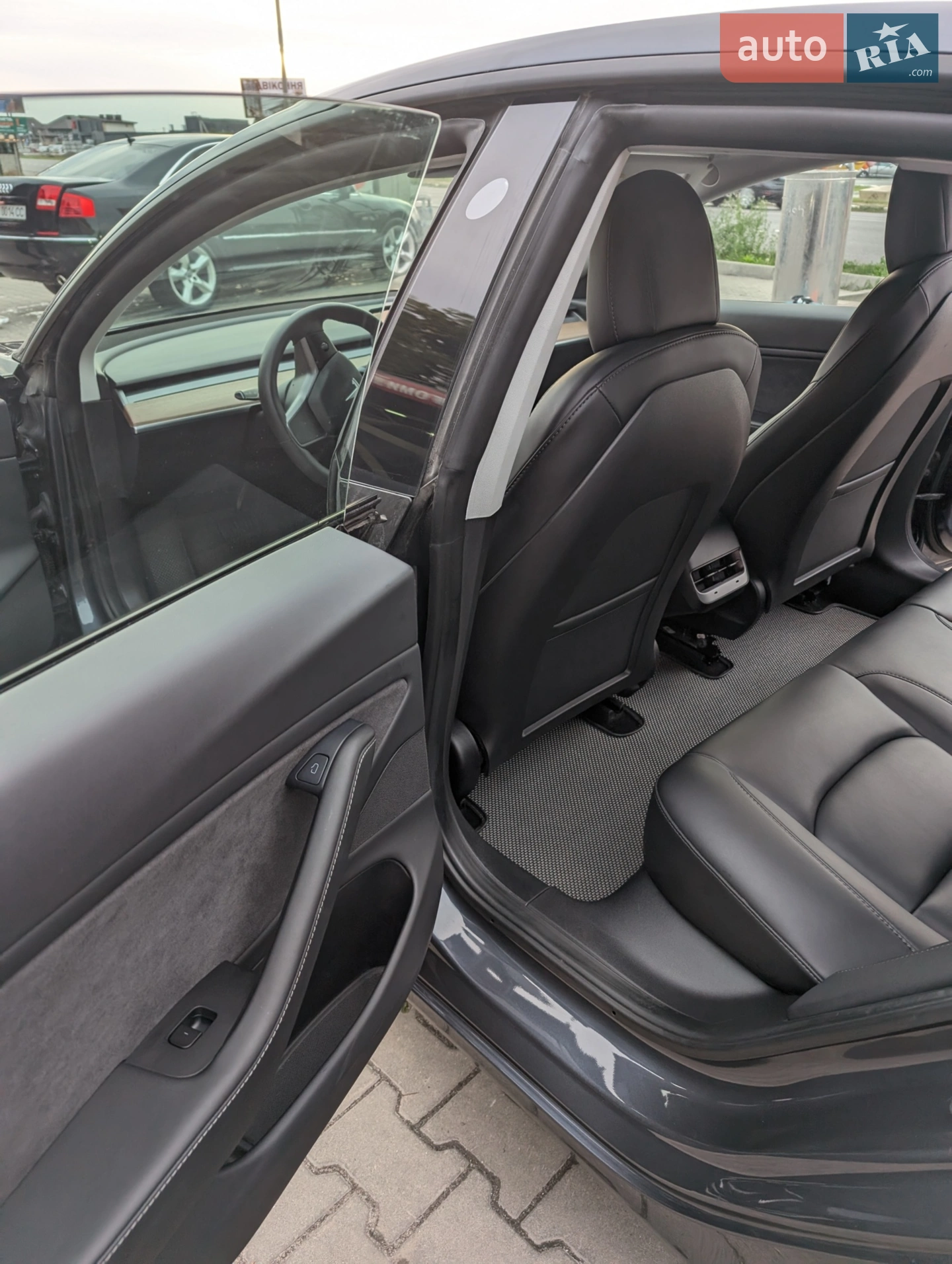 2020 Tesla Model 3 - мініатюра 35