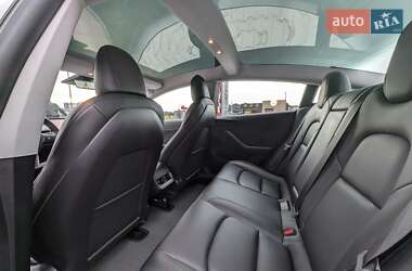 Седан Tesla Model 3 2020 в Луцьку