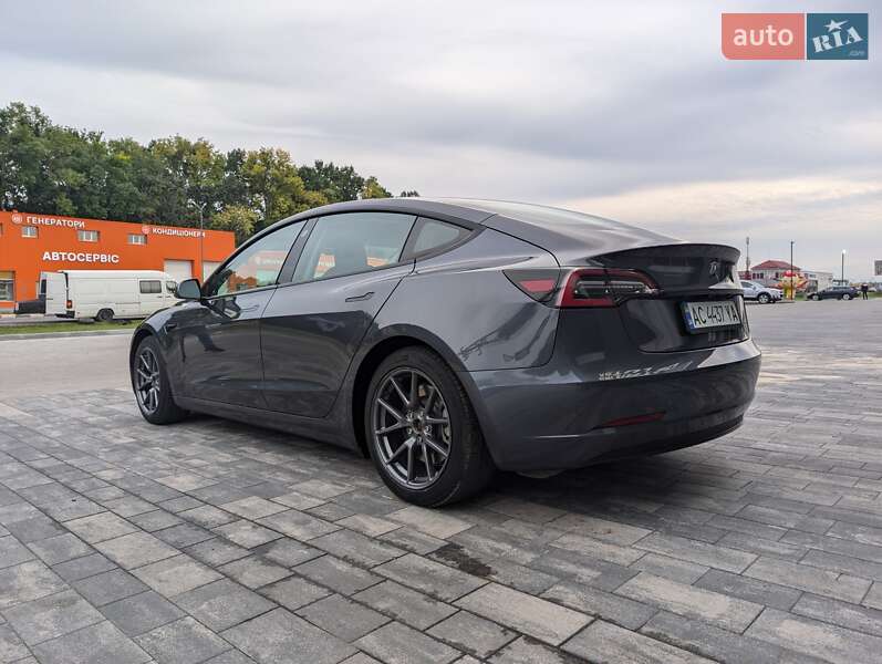 Седан Tesla Model 3 2020 в Луцьку