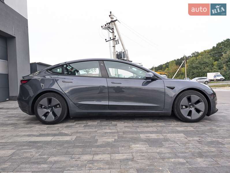 Седан Tesla Model 3 2020 в Луцьку