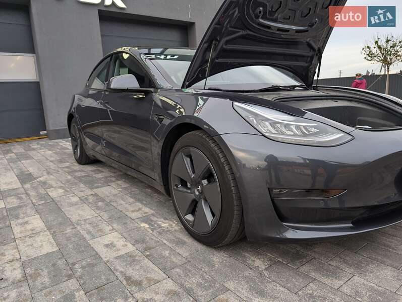 Седан Tesla Model 3 2020 в Луцьку
